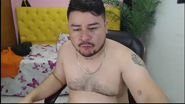 Snapshot of oso_dirty_ chatting on December 21, 2024, 5:40 pm oso dirty  online show from December 21, 2024, 5:40 pm