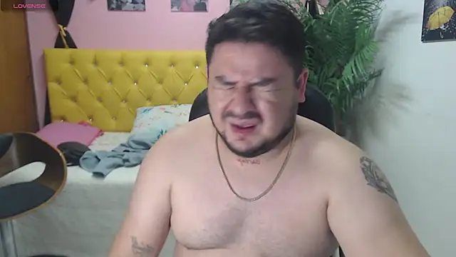 Snapshot of oso_dirty_ chatting on February 1, 2025, 5:26 pm oso dirty  online show from February 1, 2025, 5:26 pm