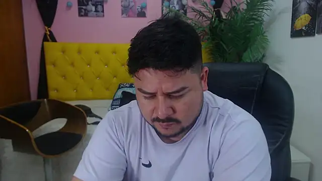 Snapshot of oso_dirty_ chatting on February 26, 2025, 5:39 pm oso dirty  online show from February 26, 2025, 5:39 pm