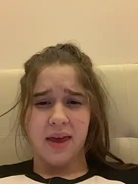 HornyGirlH online show from January 25, 2025, 5:07 am