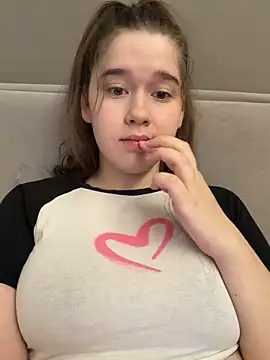 HornyGirlH online show from May 11, 2026, 5:57 am