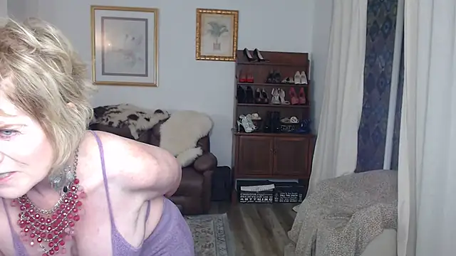 SindeeDix online show from November 12, 2025, 12:49 pm