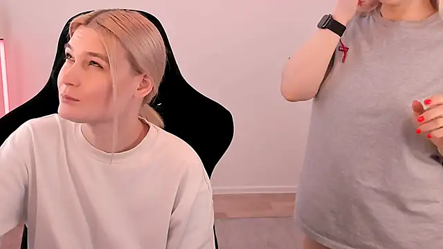 hotblonds online show from March 14, 2025, 10:50 am