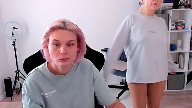 hotblonds online show from October 11, 2025, 10:25 am