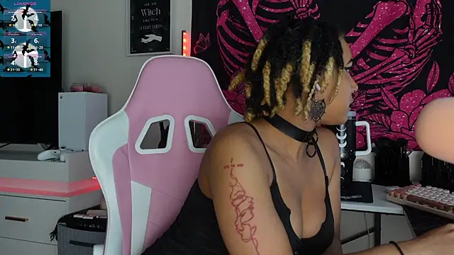 Snapshot of goddessxdreaxo chatting on December 3, 2025, 6:39 pm goddessxdreaxo online show from December 3, 2025, 6:39 pm