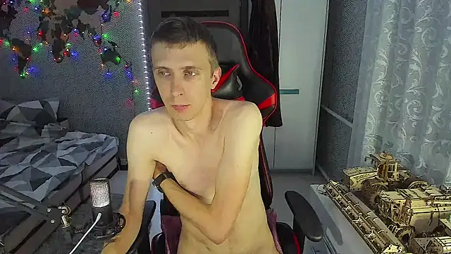 alex13ho online show from October 12, 2025, 5:01 pm