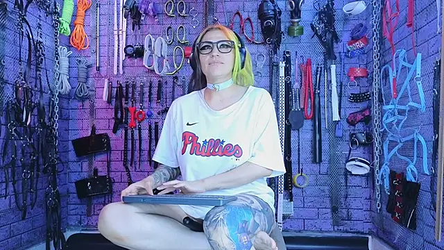 PANDORANEZZ online show from November 13, 2025, 10:52 pm