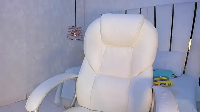 Meghan stonne  online show from February 28, 2025, 7:14 pm