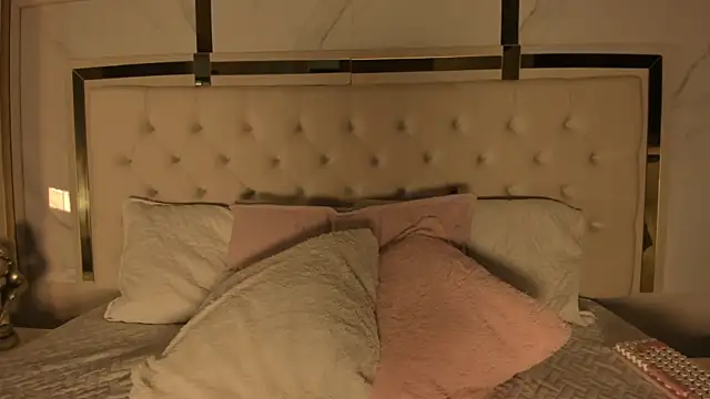 Meghan stonne  online show from November 22, 2025, 7:13 pm