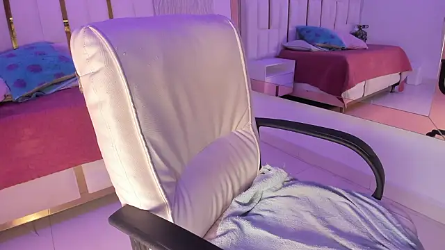 Meghan stonne  online show from January 18, 2026, 7:17 pm