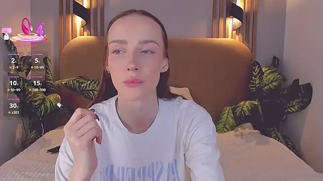 Kira Quinn online show from December 23, 2025, 7:17 am