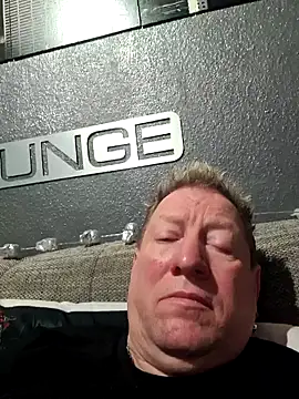 tomtom111111 online show from February 2, 2025, 9:23 pm