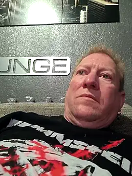 tomtom111111 online show from September 10, 2025, 2:39 pm