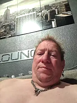 tomtom111111 online show from October 2, 2025, 11:01 pm