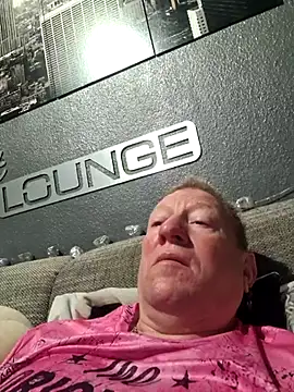 tomtom111111 online show from October 11, 2025, 9:57 pm