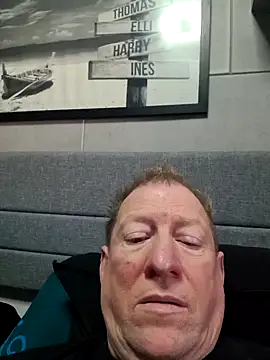 tomtom111111 online show from October 15, 2025, 1:22 pm