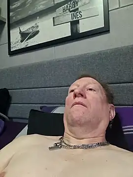 tomtom111111 online show from February 1, 2026, 11:53 am