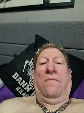 tomtom111111 online show from March 15, 2026, 10:54 am