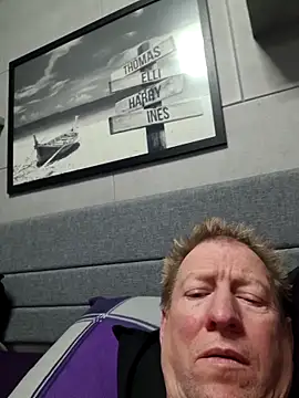 tomtom111111 online show from March 24, 2026, 6:35 pm