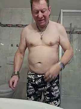 tomtom111111 online show from April 5, 2026, 7:16 am