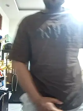 Snapshot of GYMBOY0071 chatting on February 1, 2026, 8:13 am GYMBOY0071 online show from February 1, 2026, 8:13 am