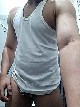 Snapshot of GYMBOY0071 chatting on February 15, 2026, 7:05 am GYMBOY0071 online show from February 15, 2026, 7:05 am