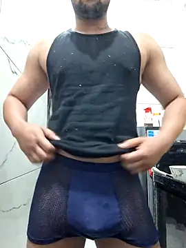 Snapshot of GYMBOY0071 chatting on February 19, 2026, 10:22 am GYMBOY0071 online show from February 19, 2026, 10:22 am