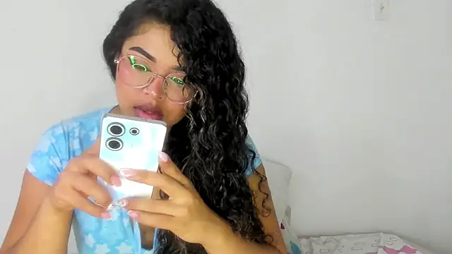 Snapshot of moana_taylor chatting on February 26, 2025, 10:26 am moana taylor online show from February 26, 2025, 10:26 am