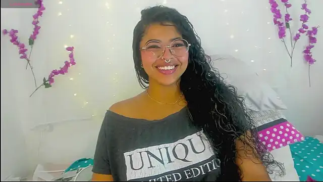 Snapshot of moana_taylor chatting on September 13, 2025, 11:21 am moana taylor online show from September 13, 2025, 11:21 am