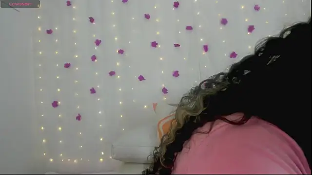 Snapshot of moana_taylor chatting on October 3, 2025, 10:56 am moana taylor online show from October 3, 2025, 10:56 am