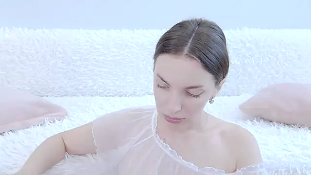 Beauty Alex online show from July 19, 2026, 3:32 am