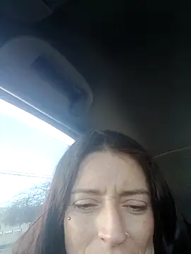 khloebanques online show from March 15, 2026, 12:27 am