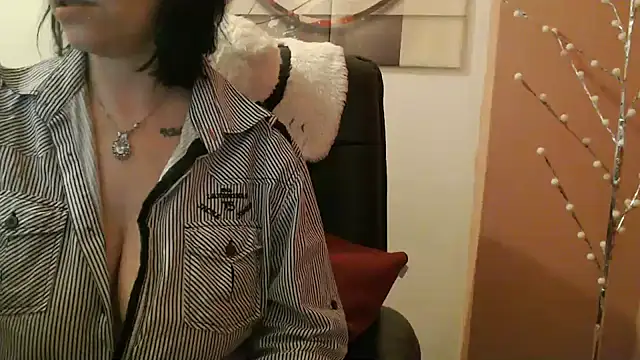 algodonyfresa online show from February 10, 2025, 4:08 am