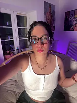 Snapshot of Lauyako chatting on June 14, 2026, 7:38 pm Lauyako online show from June 14, 2026, 7:38 pm