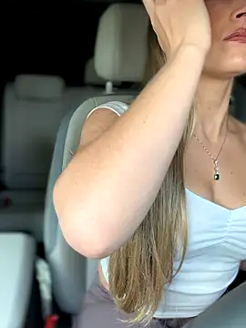 lunagirl13 online show from September 22, 2025, 5:15 pm