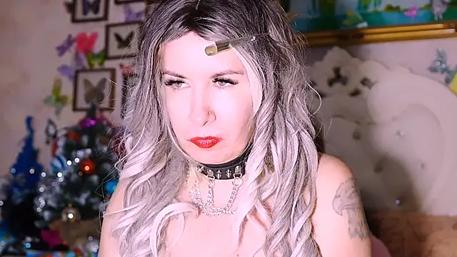 Snapshot of DirtySlut chatting on December 28, 2024, 8:15 pm DirtySlut online show from December 28, 2024, 8:15 pm