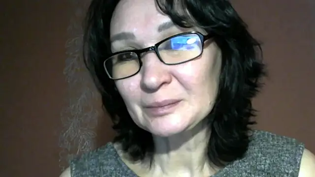 PrettyAndWild online show from November 25, 2025, 3:45 pm