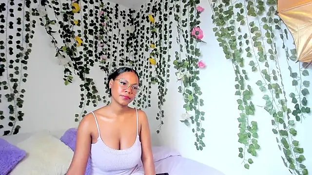 violeta milleer online show from February 5, 2025, 5:09 pm