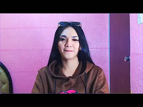 Snapshot of WONDERWOMAN2023 chatting on October 6, 2025, 8:39 pm WONDERWOMAN2023 online show from October 6, 2025, 8:39 pm