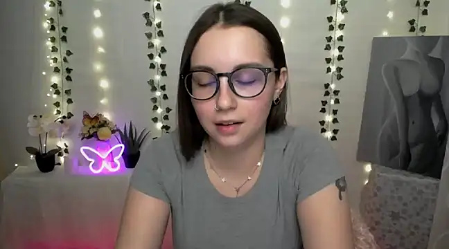 SweetPrincess  online show from February 26, 2025, 6:37 am