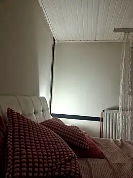 TamaraSavage online show from December 18, 2024, 12:29 pm