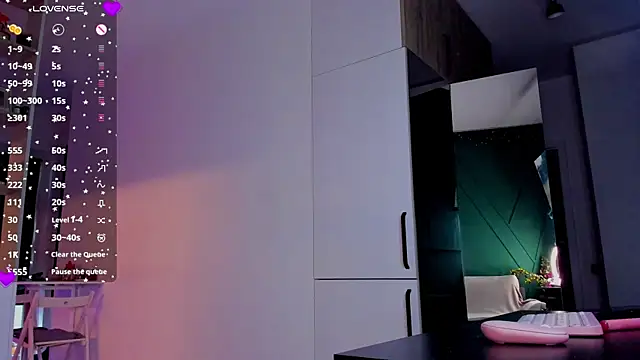 Snapshot of _alleyesonme_ chatting on December 6, 2024, 9:10 am  alleyesonme  online show from December 6, 2024, 9:10 am