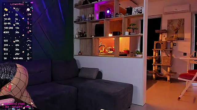 Snapshot of _alleyesonme_ chatting on February 1, 2025, 1:30 pm  alleyesonme  online show from February 1, 2025, 1:30 pm