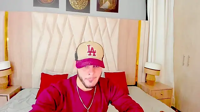 Snapshot of hottstuffx69 chatting on November 2, 2025, 2:25 am hottstuffx69 online show from November 2, 2025, 2:25 am