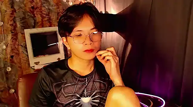 Sexy Handsome Drex online show from December 19, 2024, 10:56 am