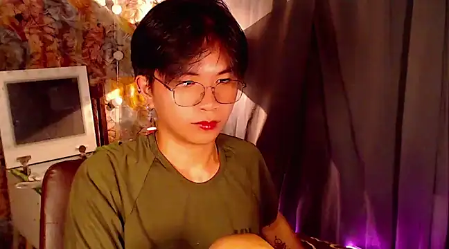 Sexy Handsome Drex online show from December 29, 2024, 6:05 pm