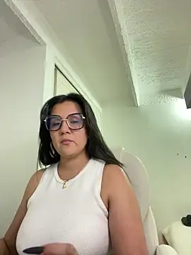 SWEETLILY18 online show from January 21, 2025, 10:30 pm