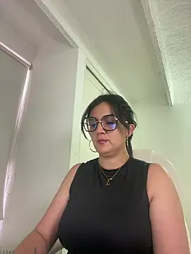 SWEETLILY18 online show from January 22, 2025, 9:54 pm