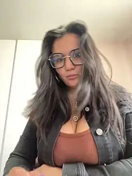 SWEETLILY18 online show from January 25, 2025, 2:47 pm