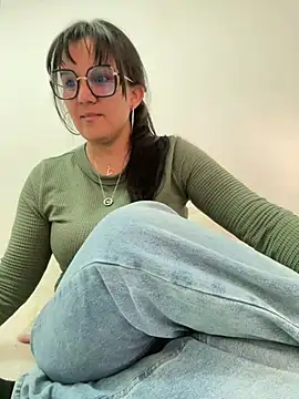 SWEETLILY18 online show from January 27, 2025, 9:33 pm